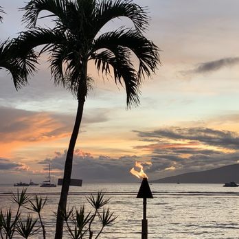Lahaina Shores Beach Resort - Sunset at the beach - Hotels Near Me - Lahaina, Hawaii
