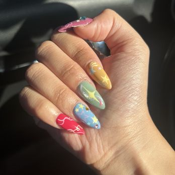 Palette Nail Studio - right hand - Nail Salons Near Me - Huntington Beach, California Palette Nail Studio - right hand - Nail Salons Near Me - Huntington Beach, California