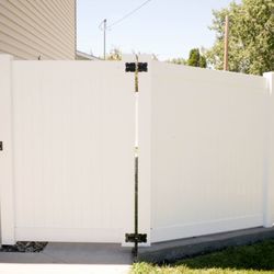 Lucky Acres Fencing