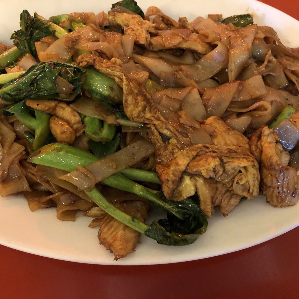 Blazing Noodles - Pad see ew with chicken - Thai Near Me - Temecula, California Blazing Noodles - Pad see ew with chicken - Thai Near Me - Temecula, California