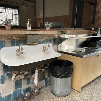 The Crack Shack - Love the sink in the dining area - Chicken Shop Near Me - Costa Mesa, California