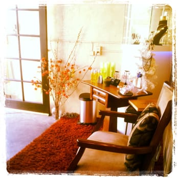 Hair By M P - The reception area...pleasant...magazine basket, jewelry to shop, etc - Hair Stylists Near Me - Costa Mesa, California