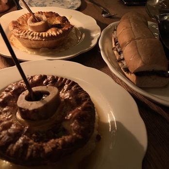 Armitage Alehouse - Pot pies and prime rib sandwich - Pubs Near Me - Chicago, Illinois Armitage Alehouse - Pot pies and prime rib sandwich - Pubs Near Me - Chicago, Illinois
