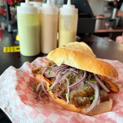 Pan con Chicharron