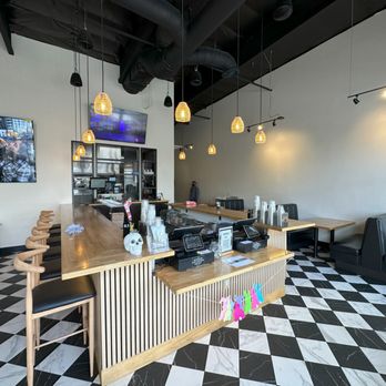 Bari Pasta & Pizza - lunch counter - Pizza Near Me - Torrance, California