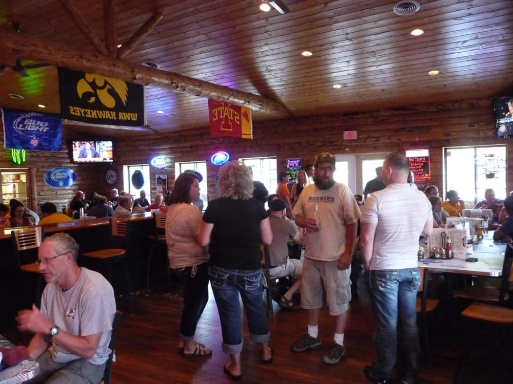 WOODY’S PIZZA Updated September 2024 10 Reviews 9 W 1st St N