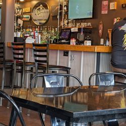 Rileys Bar And Grill - Bar area