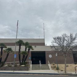Los Angeles Police Station - Devonshire Station - Mr. Kropfl at the front desk was super helpful
