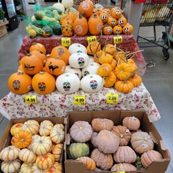 Grocery Outlet - Pumpkins for sale