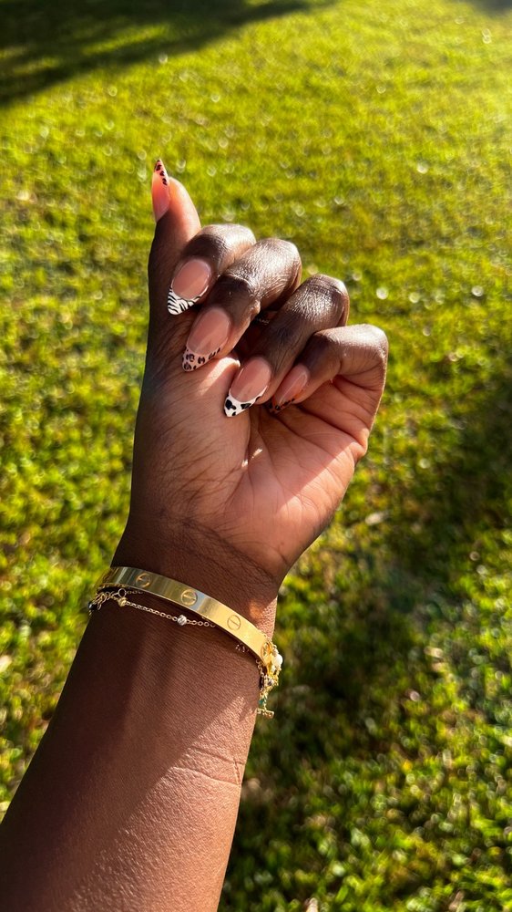 Vivid Touch Nails & Spa Image