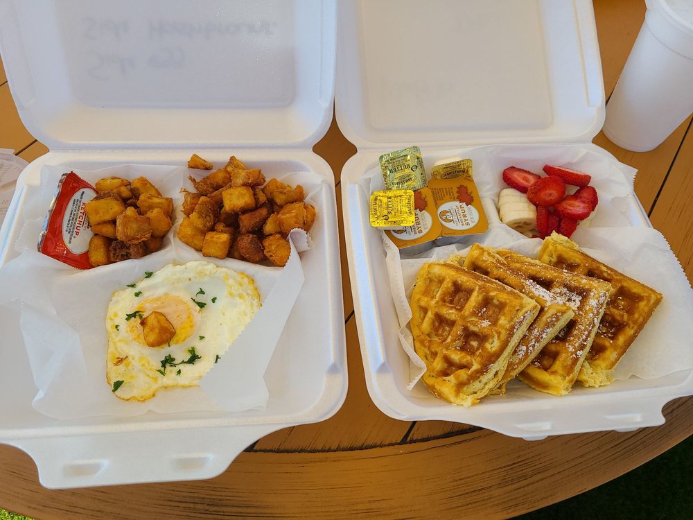 Ezma's Bread Box Café, Virginia Beach Roadtrippers