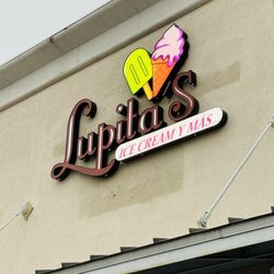 Lupita’s Ice Cream y Más - Outside Name sign