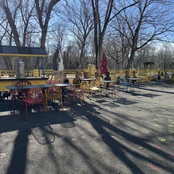 Buddy Lou's Eats Drinks & Antiques - New American Near Me - Hancock, Maryland