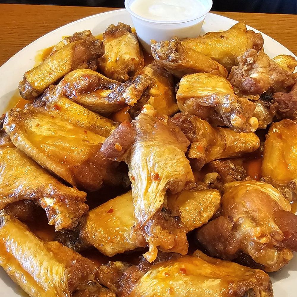 Curley’s - Decent wings - Pizza Near Me - Auburn, New York