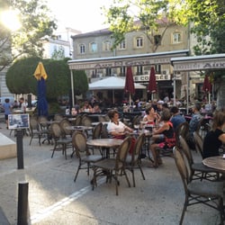 Gourmand'ice - Plenty of seating outside.