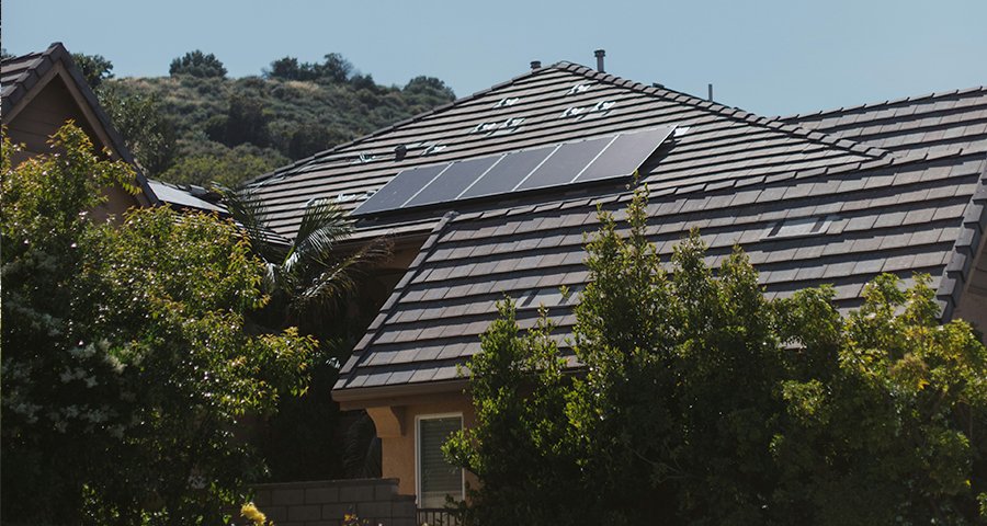 Slide of Evergreen Solar & Construction