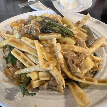 151 Days - Shredded kurobuta pork with bamboo shoots - Soup Near Me - Redmond, Washington