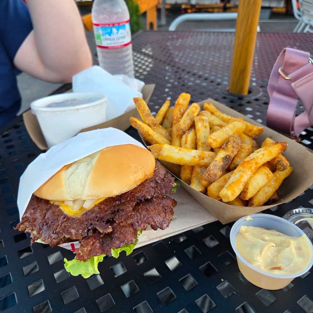 Carte Blanche - Double smash burger and large fries - Food Trucks Near Me - Klamath Falls, Oregon Carte Blanche - Double smash burger and large fries - Food Trucks Near Me - Klamath Falls, Oregon