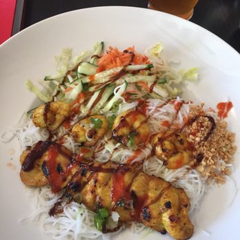 Pho Van Van - Grilled chicken and shrimp vermicelli - Vietnamese Near Me - Ottawa, Ontario
