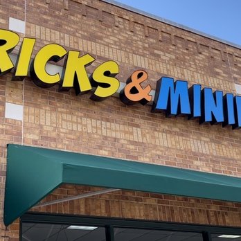 Bricks & Minifigs - Toy Stores Near Me - Austin, Texas