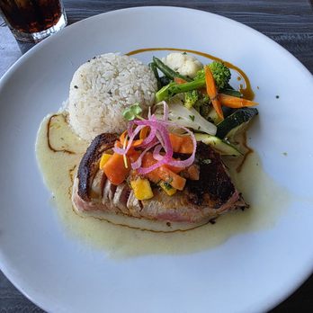 The Fish Hopper - Ahi Tuna Seared Rare, rice, seasonal veggies, papaya chutney - Seafood Near Me - Monterey, California