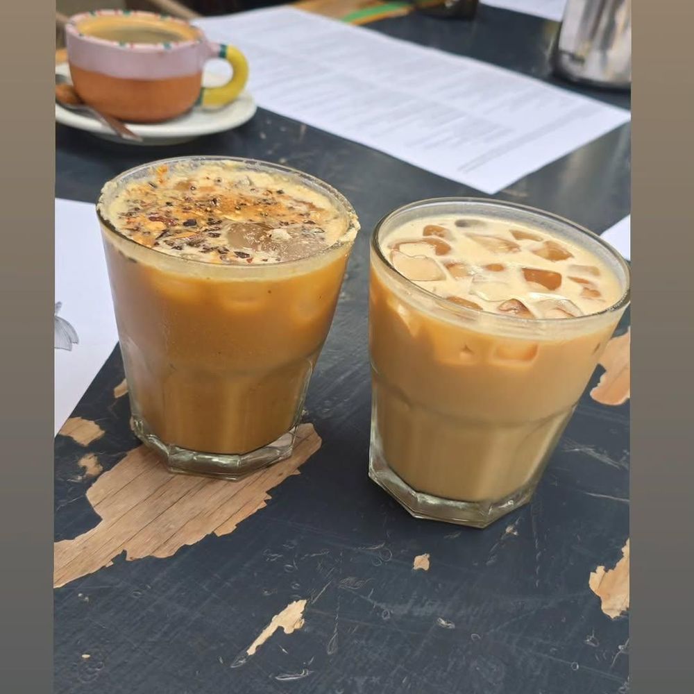 La Buena Vida - Americano buena vida coffee & plain latte with a hint of sweet. Very good - Breakfast & Brunch Near Me - Colima, COL