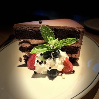 Laurel Grill - Nice chocolate cake - American Near Me - Culver City, California