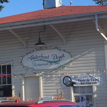 Waterfront Depot Restaurant - The Resturant's entrance. - Seafood Near Me - Florence, Oregon Waterfront Depot Restaurant - The Resturant's entrance. - Seafood Near Me - Florence, Oregon