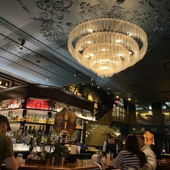 The Parlour Room - Bar area - Cocktail Bars Near Me - New York, New York