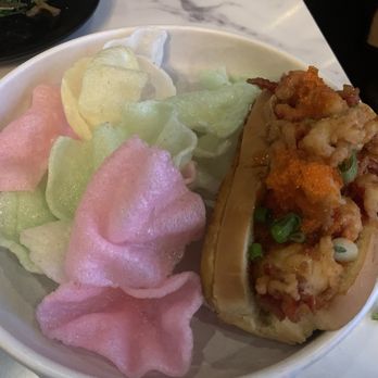 Lê Madeline - Lobster roll - Vietnamese Near Me - Quincy, Massachusetts