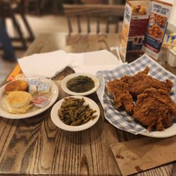 Cracker Barrel Old Country Store - Southern Fried Chicken Family Meal