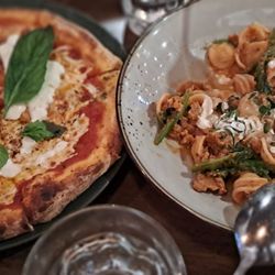Q-de-Sac - Stracciatella Pizza and sausage pasta