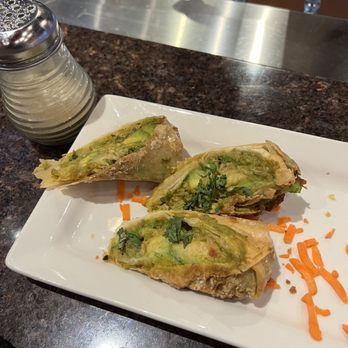 BJ's Restaurant & Brewhouse - Avocado egg rolls ( brown avocado & mushy) - Pizza Near Me - Brea, California
