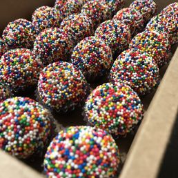 Behold, the Homer Simpson brigadeiro!