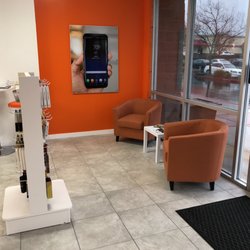 iPhone Clinic - Customer lounge