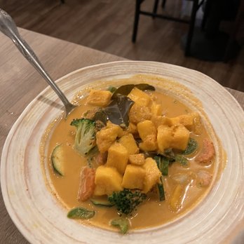 New Thai Bistro - Spicy mango curry - Thai Near Me - Pleasanton, California New Thai Bistro - Spicy mango curry - Thai Near Me - Pleasanton, California