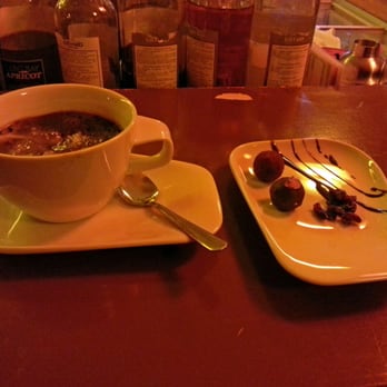 Schokoladenbar - Superthick hot chocolate with bite-sized pralines - Chocolatiers & Shops Near Me - Dresden, SN