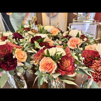 Wild Flowers Design Group - Bridesmaids bouquets - Florists Near Me Wild Flowers Design Group - Bridesmaids bouquets - Florists Near Me
