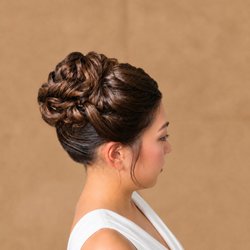Emily Wu Makeup & Hair Studio