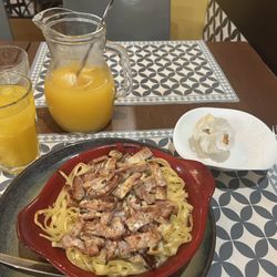 Mamma Bella - Pasta carbonara, orange lemonade, and complementary garlic bread!