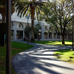 The entrance to the FIDM Museum is on the west side of the building facing Grand Hope Park. The entrance to the FIDM Museum is on the west side of the building facing Grand Hope Park.