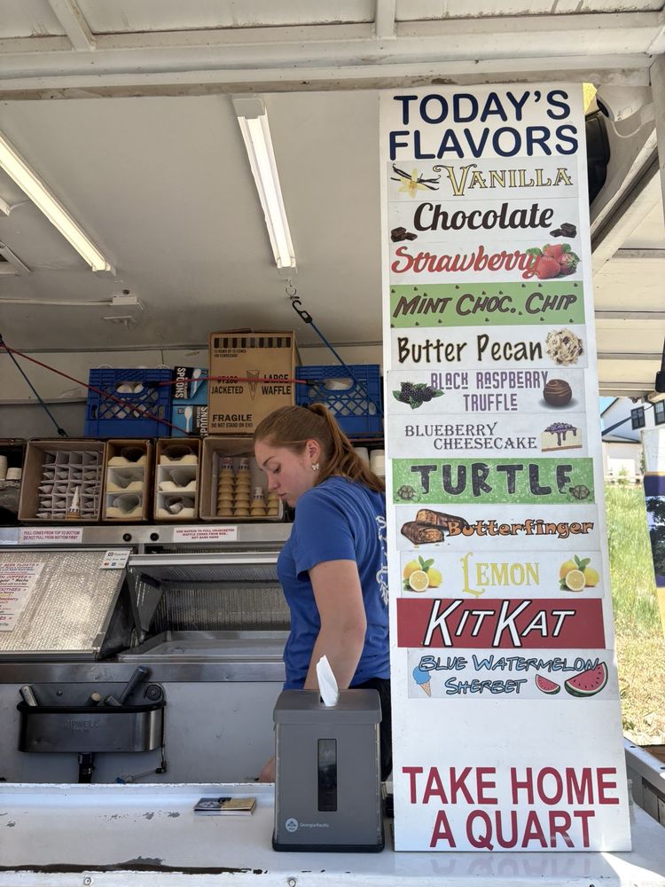 Rose's Creamery Logo