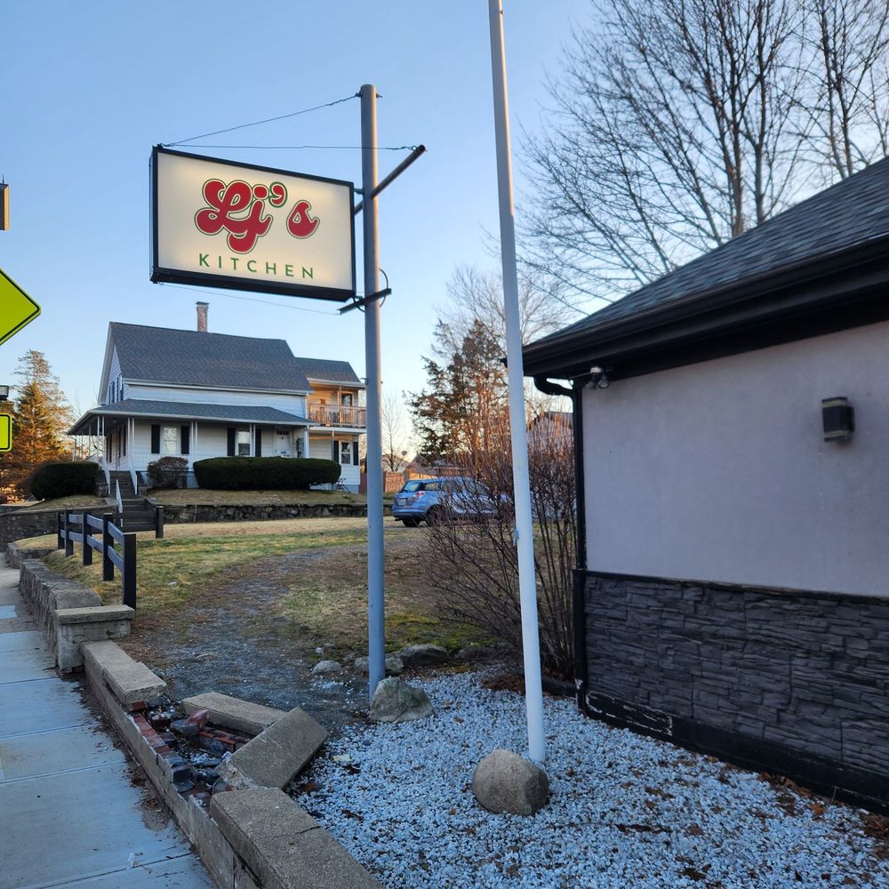 Ljs Kitchen - Pizza Near Me - Woonsocket, Rhode Island