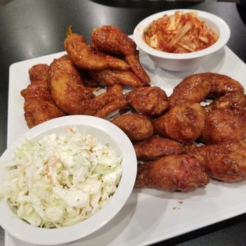 Bonchon Natomas - Medium sized wings, comes with coleslaw. We got kimchi on the side. - Korean Near Me - Sacramento, California