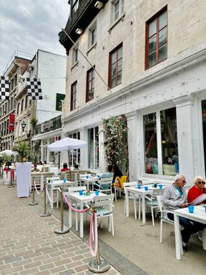 Rue St-Paul Ouest by null