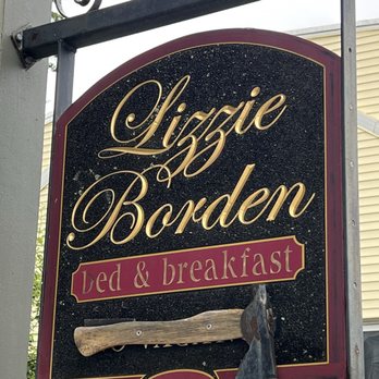 Lizzie Borden Bed & Breakfast Museum - Bed & Breakfast Near Me - Fall River, Massachusetts