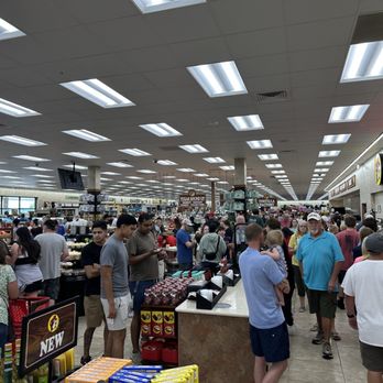 BUC EE’S - Updated October 2025 - 428 Photos & 175 Reviews - 2328 ...