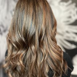 Avanti Salon