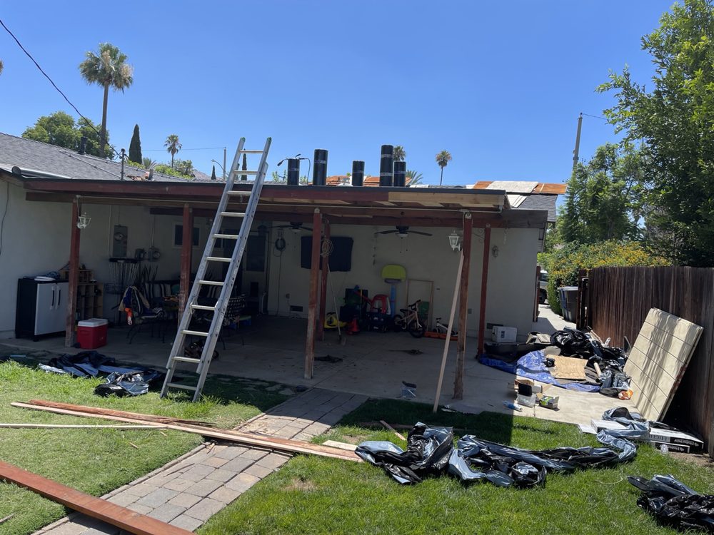 Slide of Hector Jimenez Roofing