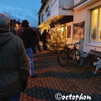 Fleischerei  Scheller - Ich würd schätzen noch ca. 30 Minuten bis zum Innenraum...es waren 45 und 60 bis wir den Laden verlassen konnten...‍ - Meat Shops Near Me - Ronnenberg, NI
